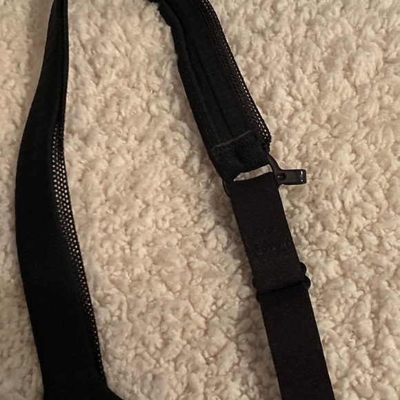 Hanes Ultimate Soft Wireless Convertible T Shirt Bra, 38B - Picture 5 of 7